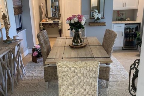 Apartamento en alquiler en Hutchinson Island South, Florida, 2 dormitorios, 102.38 m2 № 2057547 - foto 3