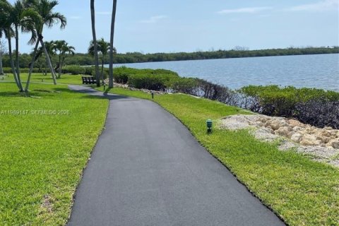 Apartamento en alquiler en Hutchinson Island South, Florida, 2 dormitorios, 102.38 m2 № 2057547 - foto 15