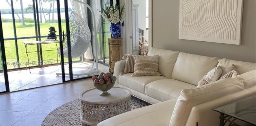 Apartamento en Hutchinson Island South, Florida 2 dormitorios, 102.38 m2 № 2057547