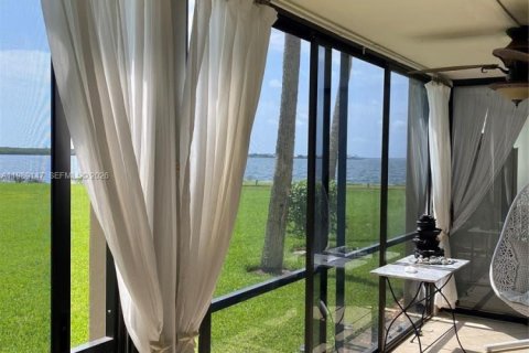 Apartamento en alquiler en Hutchinson Island South, Florida, 2 dormitorios, 102.38 m2 № 2057547 - foto 14