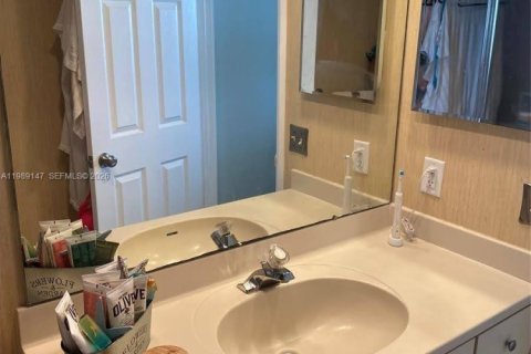 Apartamento en alquiler en Hutchinson Island South, Florida, 2 dormitorios, 102.38 m2 № 2057547 - foto 13