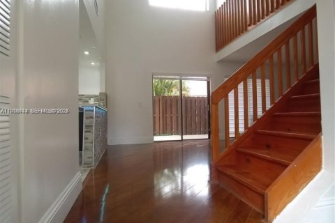 Townhouse in Hialeah, Florida 3 bedrooms, 146.97 sq.m. № 1994395 - photo 12