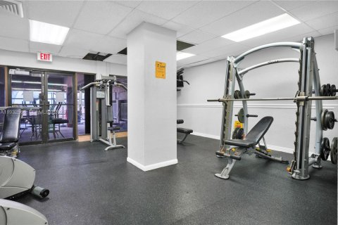 Condominio en venta en Hallandale Beach, Florida, 2 dormitorios, 124.49 m2 № 2034821 - foto 29
