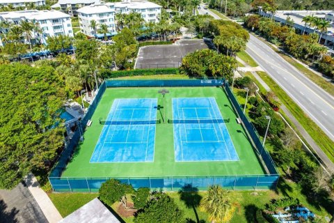 House in Juno Beach, Florida 3 bedrooms, 229 sq.m. № 984483 - photo 1