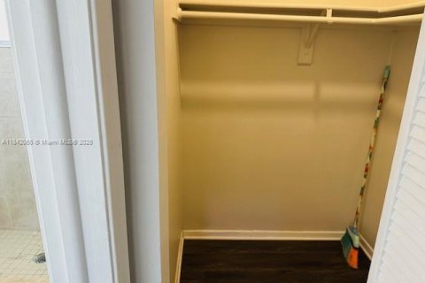 House in Hallandale Beach, Florida 35.3 sq.m. № 1834373 - photo 8