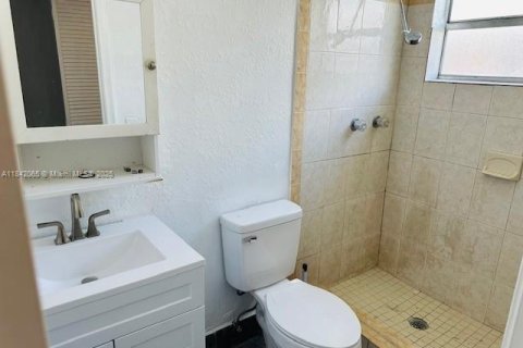 House in Hallandale Beach, Florida 35.3 sq.m. № 1834373 - photo 5