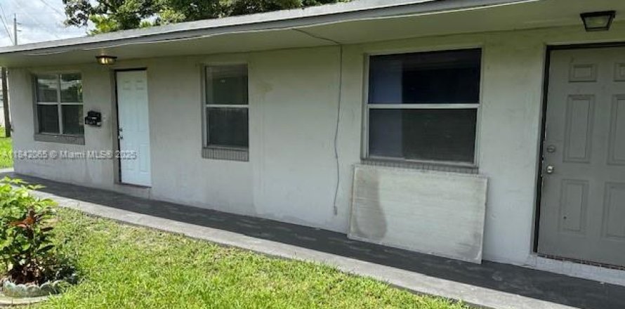 Studio in Hallandale Beach, Florida № 1834373