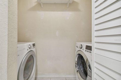 Condo in Tampa, Florida, 3 bedrooms  № 1439521 - photo 13