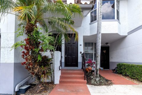 Купить кондоминиум в Санрайз, Флорида 3 спальни, 112.6м2, № 1962674 - фото 3