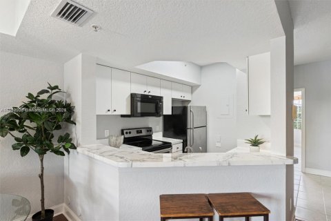 Купить кондоминиум в Санрайз, Флорида 3 спальни, 112.6м2, № 1962674 - фото 7