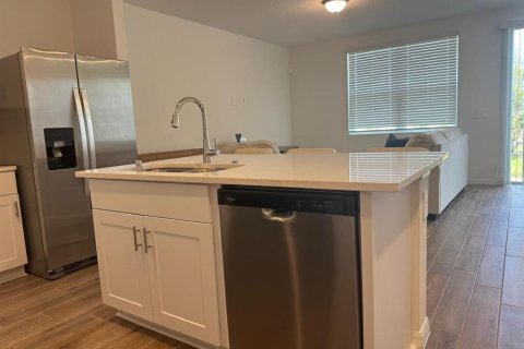 Townhouse in Clermont, Florida 3 bedrooms, 137.22 sq.m. № 1870161 - photo 7