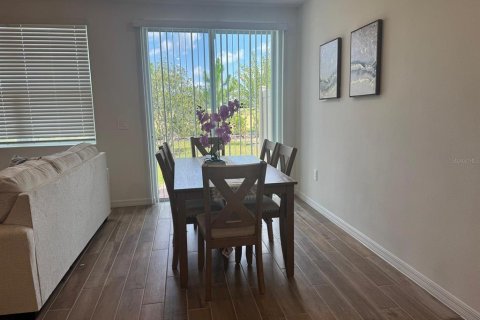 Townhouse in Clermont, Florida 3 bedrooms, 137.22 sq.m. № 1870161 - photo 12