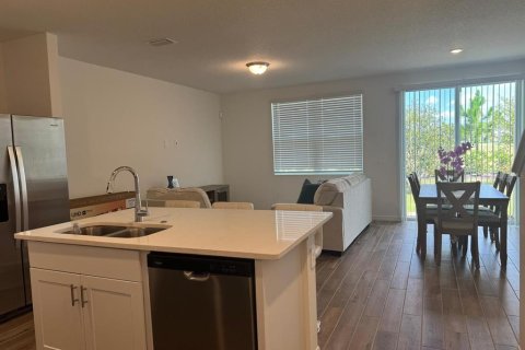 Townhouse in Clermont, Florida 3 bedrooms, 137.22 sq.m. № 1870161 - photo 8
