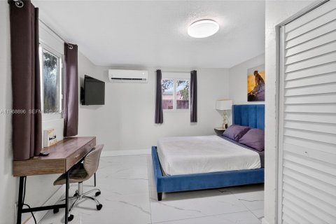 Casa en venta en Miami, Florida, 5 dormitorios, 132.48 m2 № 2030789 - foto 19