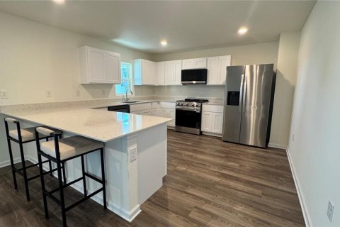Villa ou maison à louer à Ocala, Floride: 4 chambres, 192.03 m2 № 2379480 - photo 4