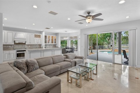 Casa en venta en Miramar, Florida, 4 dormitorios, 332.5 m2 № 2049127 - foto 23