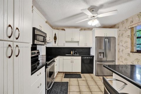 Condominio en venta en Tamarac, Florida, 2 dormitorios, 117.99 m2 № 1818099 - foto 1