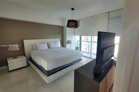 Condo in Miami, Florida, 1 bedroom  № 1486144 - photo 8