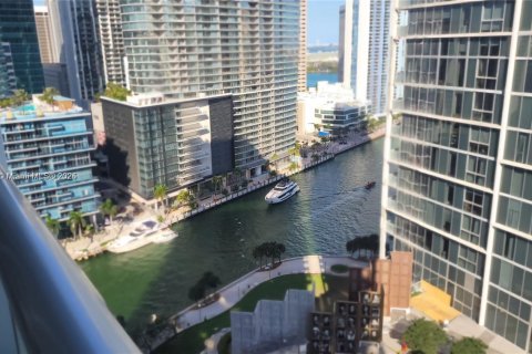 Condo in Miami, Florida, 1 bedroom  № 1486144 - photo 3