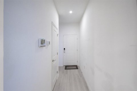 Villa ou maison à vendre à Cocoa, Floride: 3 chambres, 200.11 m2 № 2414989 - photo 4