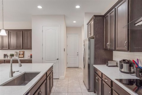 Casa en venta en Orlando, Florida, 5 dormitorios, 393.72 m2 № 1899209 - foto 18