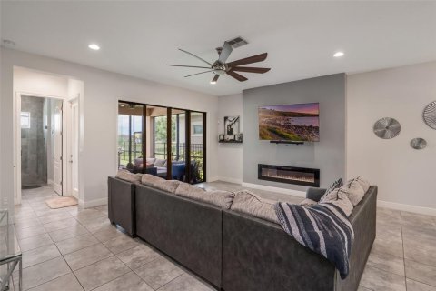 Casa en venta en Orlando, Florida, 5 dormitorios, 393.72 m2 № 1899209 - foto 11