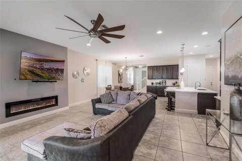 Casa en venta en Orlando, Florida, 5 dormitorios, 393.72 m2 № 1899209 - foto 12