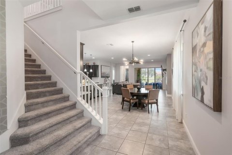 Casa en venta en Orlando, Florida, 5 dormitorios, 393.72 m2 № 1899209 - foto 6