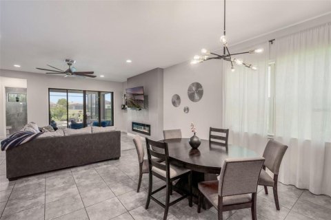 Casa en venta en Orlando, Florida, 5 dormitorios, 393.72 m2 № 1899209 - foto 9