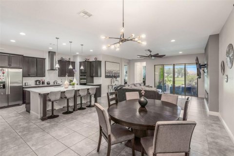 Casa en venta en Orlando, Florida, 5 dormitorios, 393.72 m2 № 1899209 - foto 8