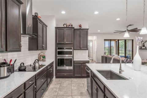 Casa en venta en Orlando, Florida, 5 dormitorios, 393.72 m2 № 1899209 - foto 16