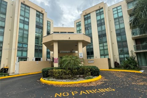 Купить кондоминиум в Майами, Флорида 2 спальни, 84.54м2, № 2048363 - фото 8