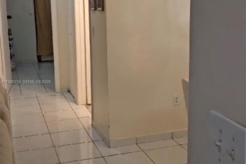 Купить кондоминиум в Майами, Флорида 2 спальни, 84.54м2, № 2048363 - фото 3