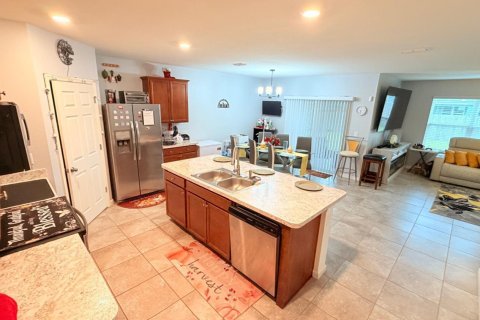 Casa en venta en Port St. Lucie, Florida, 4 dormitorios, 169.73 m2 № 2241383 - foto 5