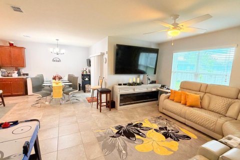Casa en venta en Port St. Lucie, Florida, 4 dormitorios, 169.73 m2 № 2241383 - foto 10
