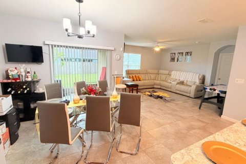 Casa en venta en Port St. Lucie, Florida, 4 dormitorios, 169.73 m2 № 2241383 - foto 7