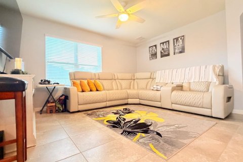 Casa en venta en Port St. Lucie, Florida, 4 dormitorios, 169.73 m2 № 2241383 - foto 9