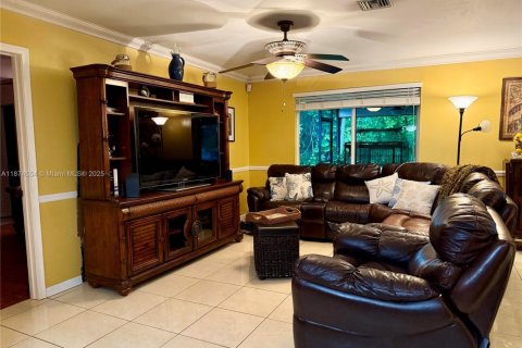 Купить виллу или дом в Майами, Флорида 1 комната, 164.62м2, № 1925838 - фото 20