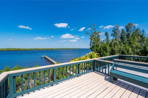 Villa ou maison à vendre à Punta Gorda, Floride: 3 chambres, 157 m2 № 2149208 - photo 8