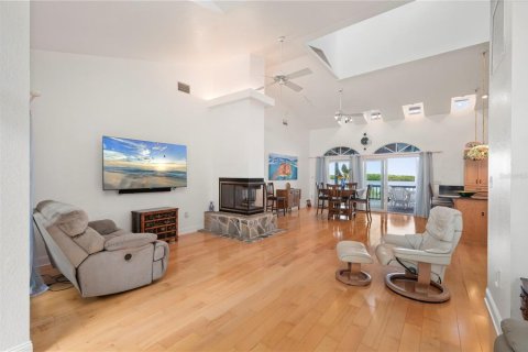 Villa ou maison à vendre à Punta Gorda, Floride: 3 chambres, 157 m2 № 2149208 - photo 15