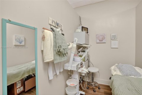 Propiedad comercial en venta en Miami, Florida № 2029327 - foto 8