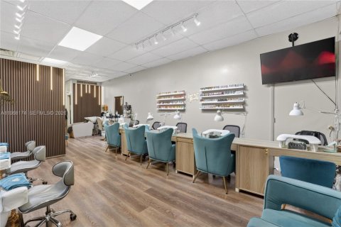 Propiedad comercial en Miami, Florida № 2029327