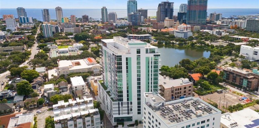 Condo à Saint Petersburg, Floride, 2 chambres  № 2380364