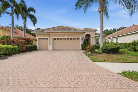 House in Bradenton, Florida 3 bedrooms, 296.08 sq.m. № 2220334 - photo 3