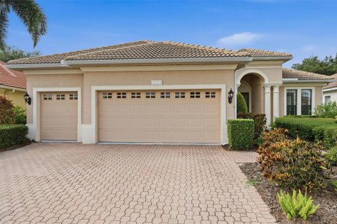 House in Bradenton, Florida 3 bedrooms, 296.08 sq.m. № 2220334 - photo 2
