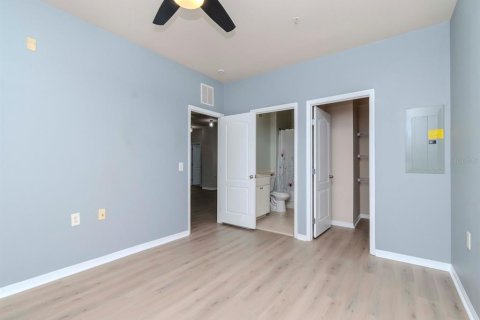 Condo in Odessa, Florida, 3 bedrooms  № 1516964 - photo 9