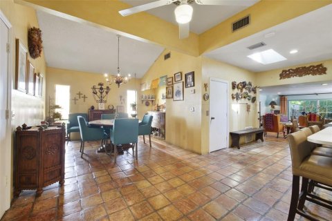 Casa en venta en Orlando, Florida, 4 dormitorios, 209.87 m2 № 2195820 - foto 9