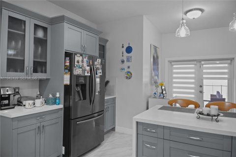 Villa ou maison à louer à Miami, Floride: 3 chambres, 130.81 m2 № 1999205 - photo 11