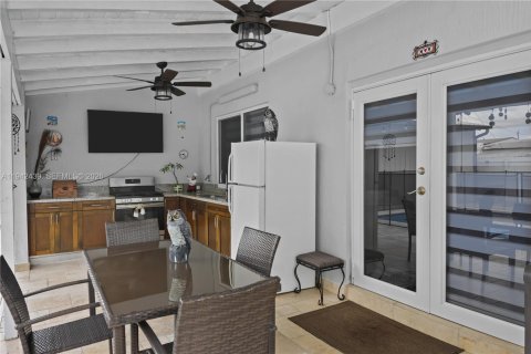 Villa ou maison à louer à Miami, Floride: 3 chambres, 130.81 m2 № 1999205 - photo 22