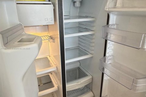 Casa en alquiler en Miami Lakes, Florida, 4 dormitorios, 177.26 m2 № 1928384 - foto 11